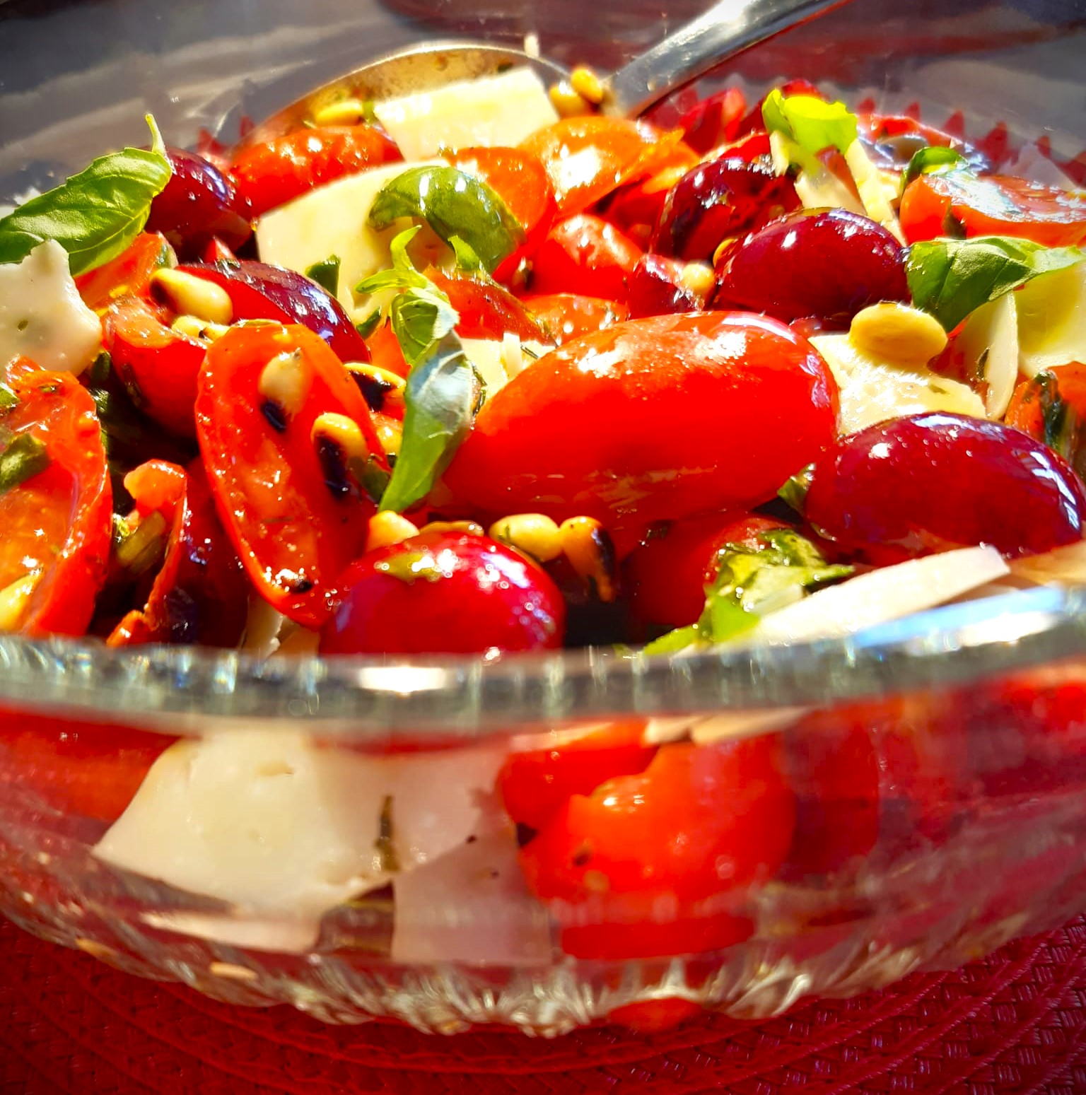 Cerises tomates cerises mariage rouge, c’est la salade FRG* !
